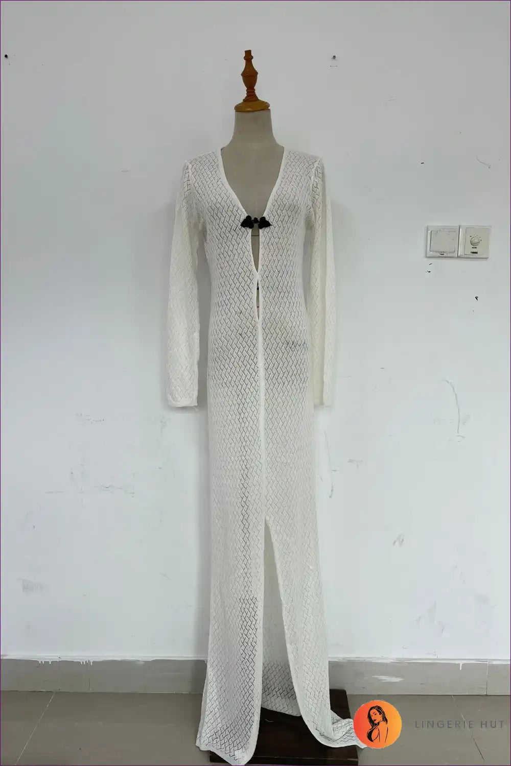 Embrace The Allure Of Summer With Our Hollow Out V-neck Maxi Dress. Effortless Boho Style For Beach Days