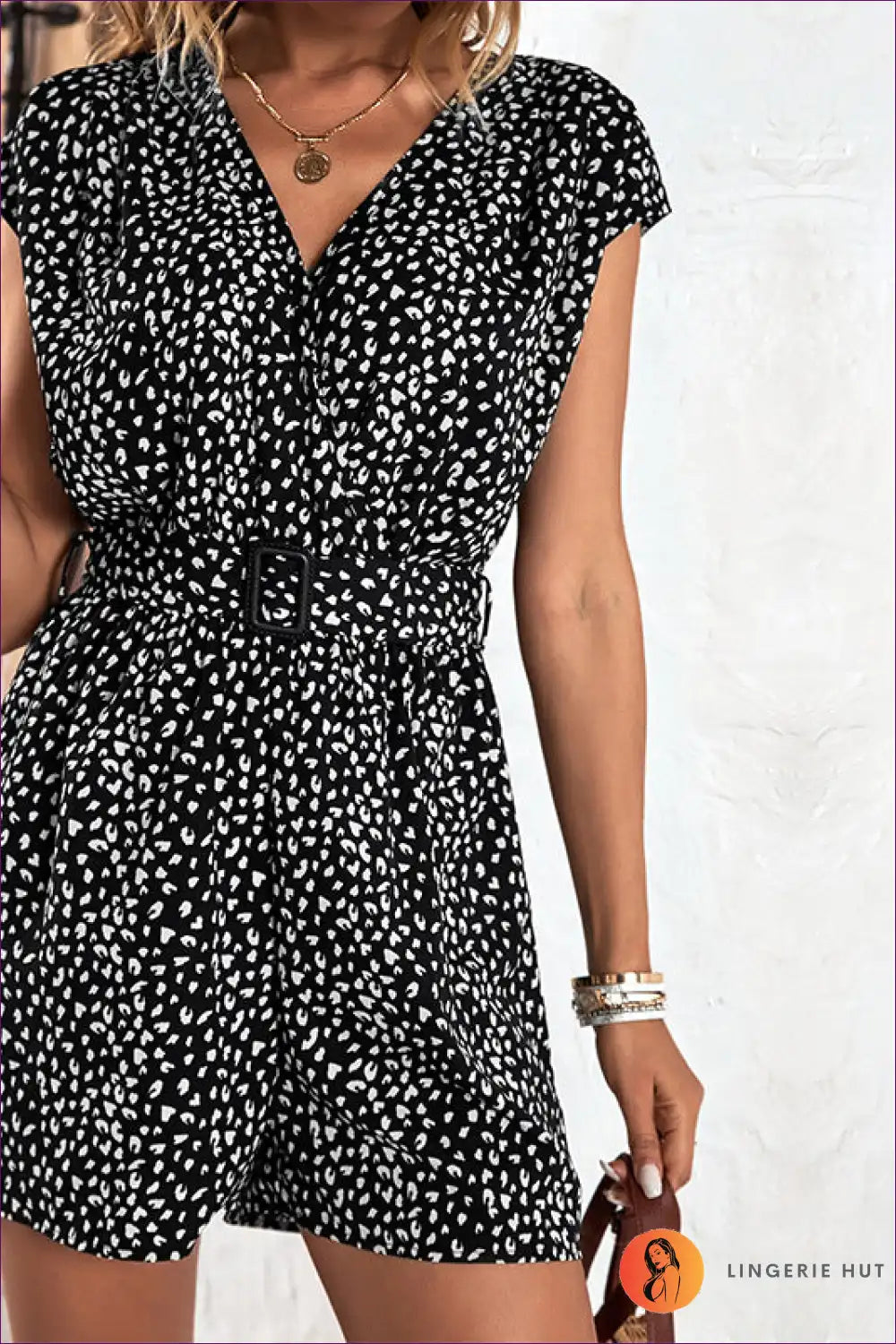 Chic Belted Romper – Effortless Elegance