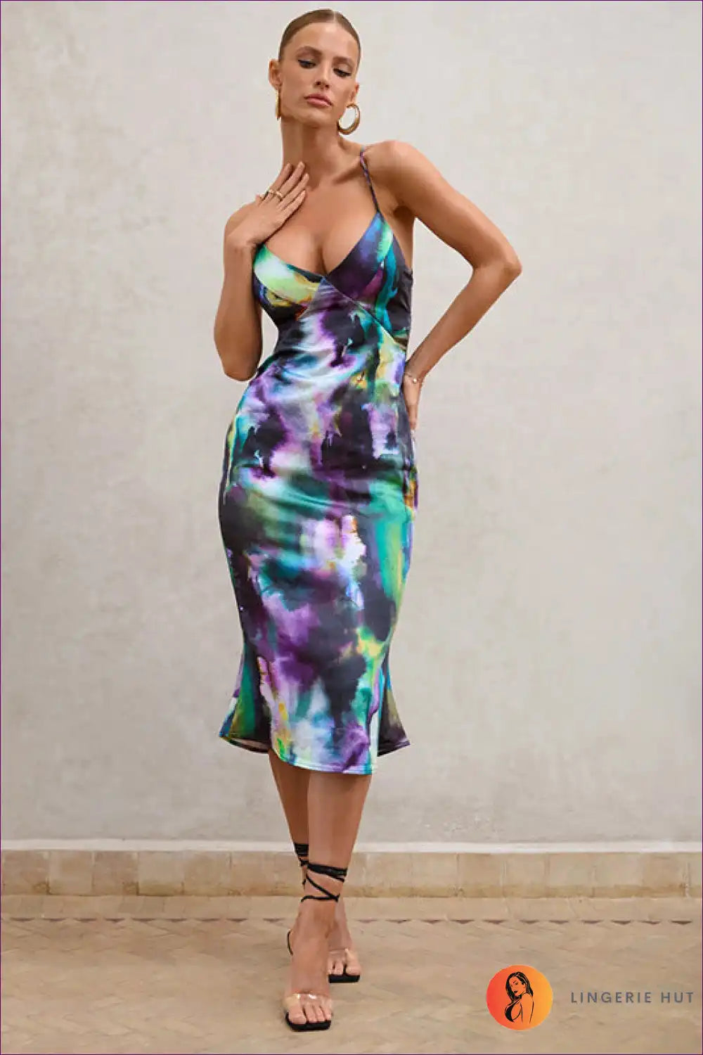 Be The Center Of Attention At Parties And Clubs In Our Floral Print Maxi Dress. Embrace Your Allure Style It