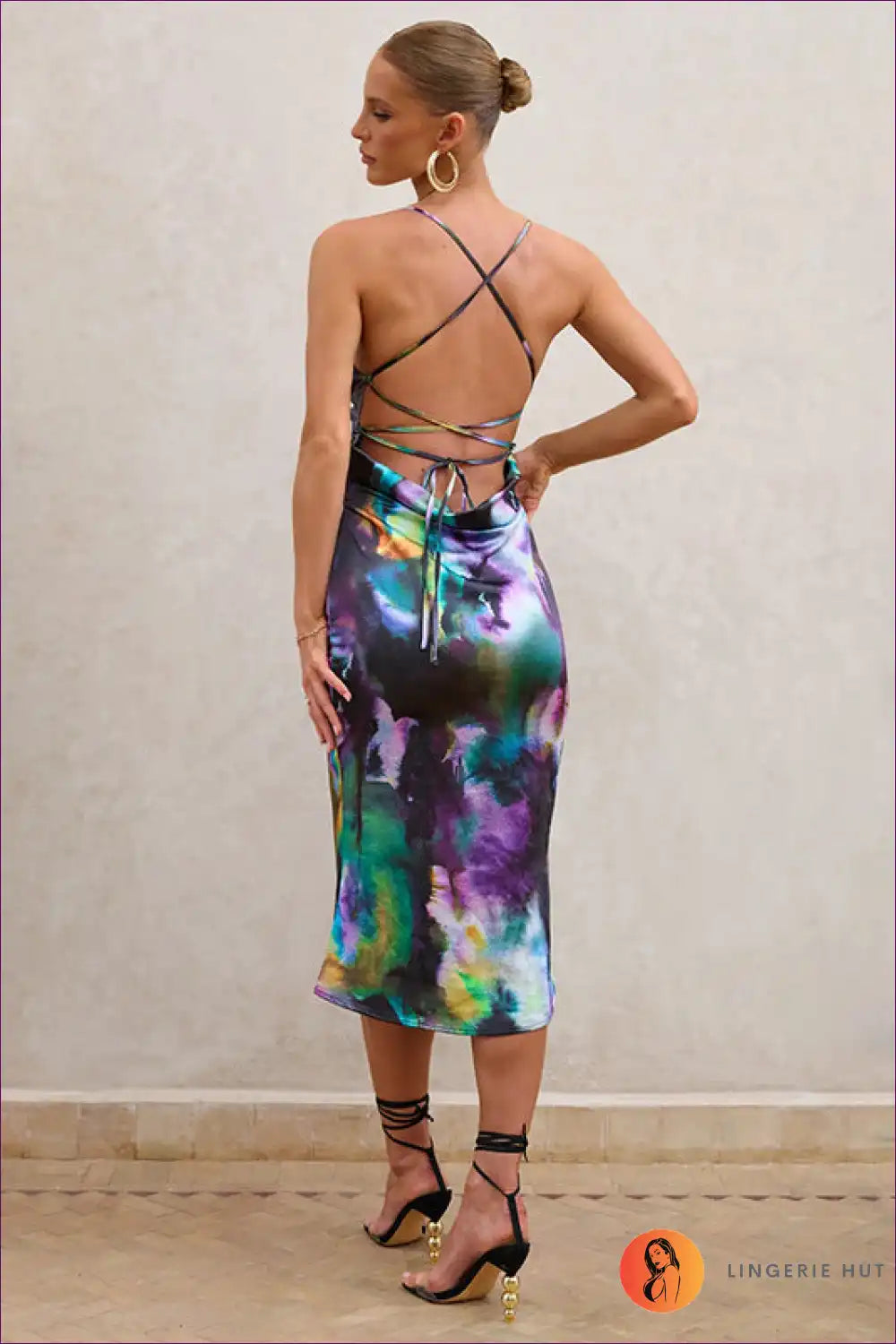 Be The Center Of Attention At Parties And Clubs In Our Floral Print Maxi Dress. Embrace Your Allure Style It