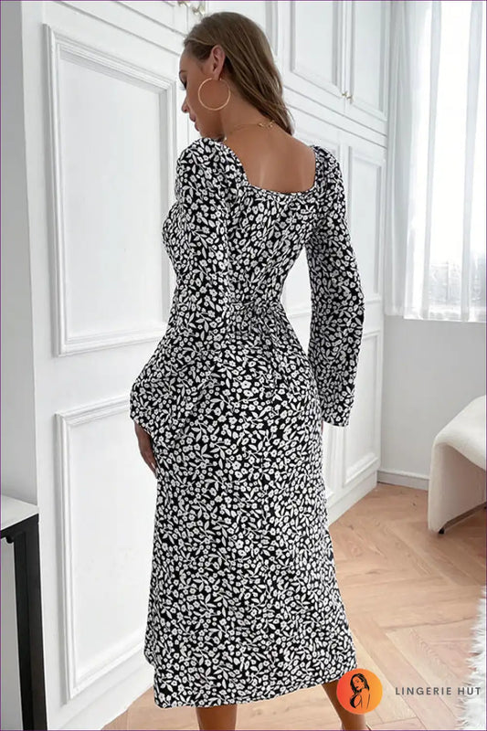 Retro V-neck Floral Maxi Dress with Tie Waist - Effortless Charm for A-line, Autumn, Casual, Everyday,