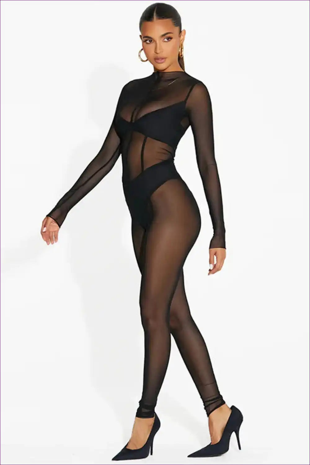 Siren, Unveil Your Confidence With The Sheer Mesh And Lace Detailing! Exude Irresistible Charm Crew Neck Slim