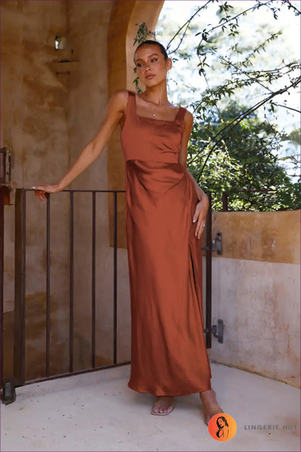 V-neck Maxi Dress with Twist Front - Modern Formal Confidence for All Season, Backless, Bodycon, Cutout, Date