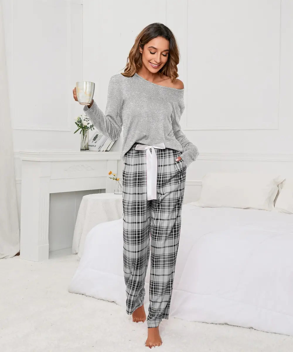 Solid-colour Round-neck Pyjama Set - Lounge In Plaid Elegance