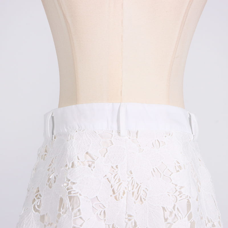 Elegant Embroidered Collared Set – Summer Chic
