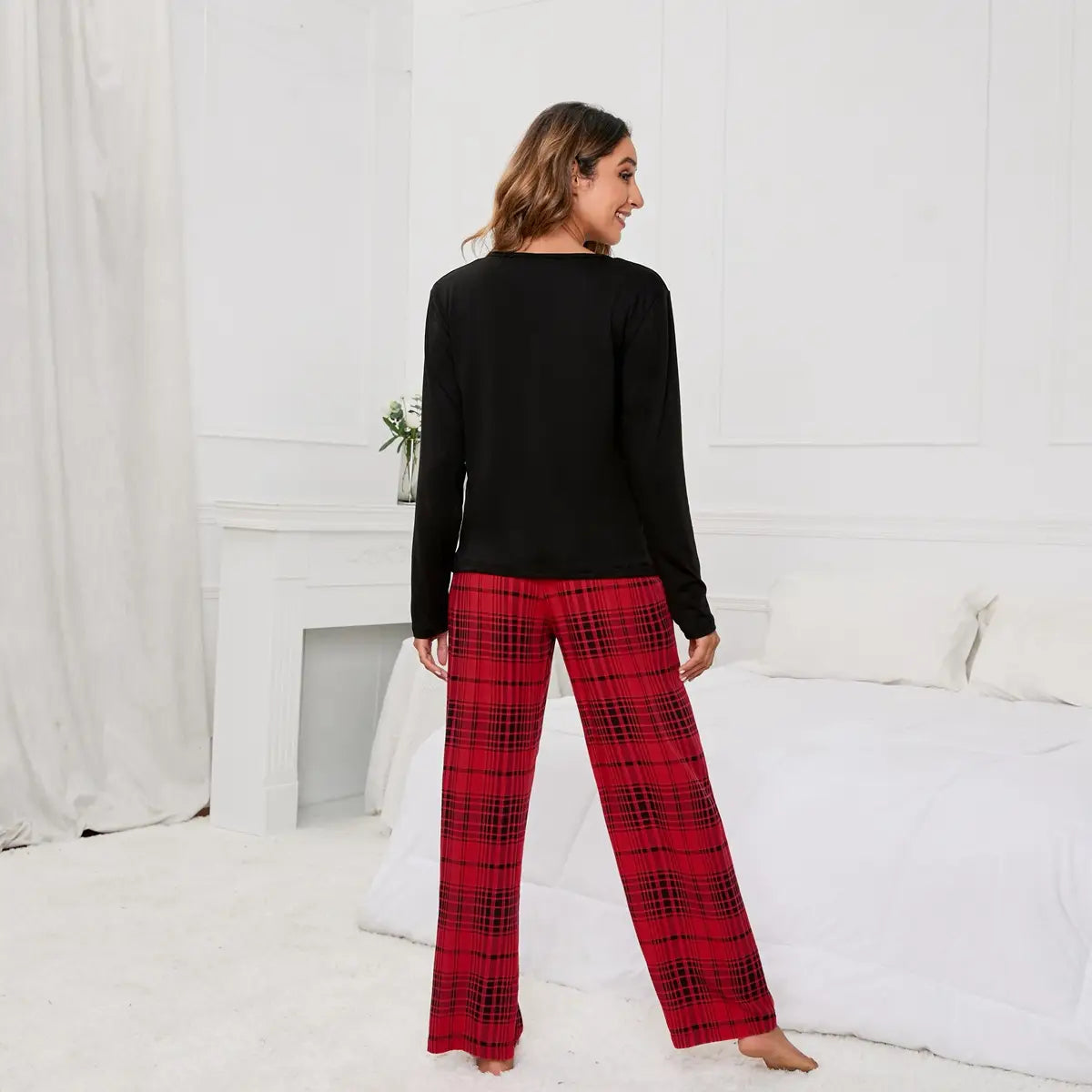 Solid-colour Round-neck Pyjama Set - Lounge In Plaid Elegance