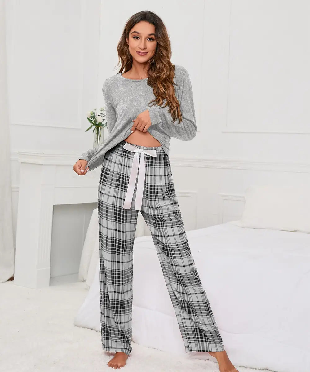 Solid-colour Round-neck Pyjama Set - Lounge in Plaid Elegance