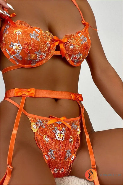 Floral Embroidered Underwire Bra with Scalloped Cups