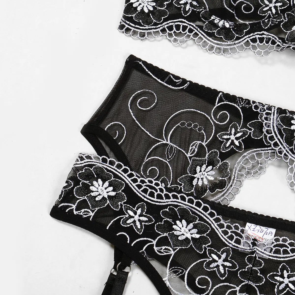 Floral Four-piece Bra Set - Alluring Craftsmanship