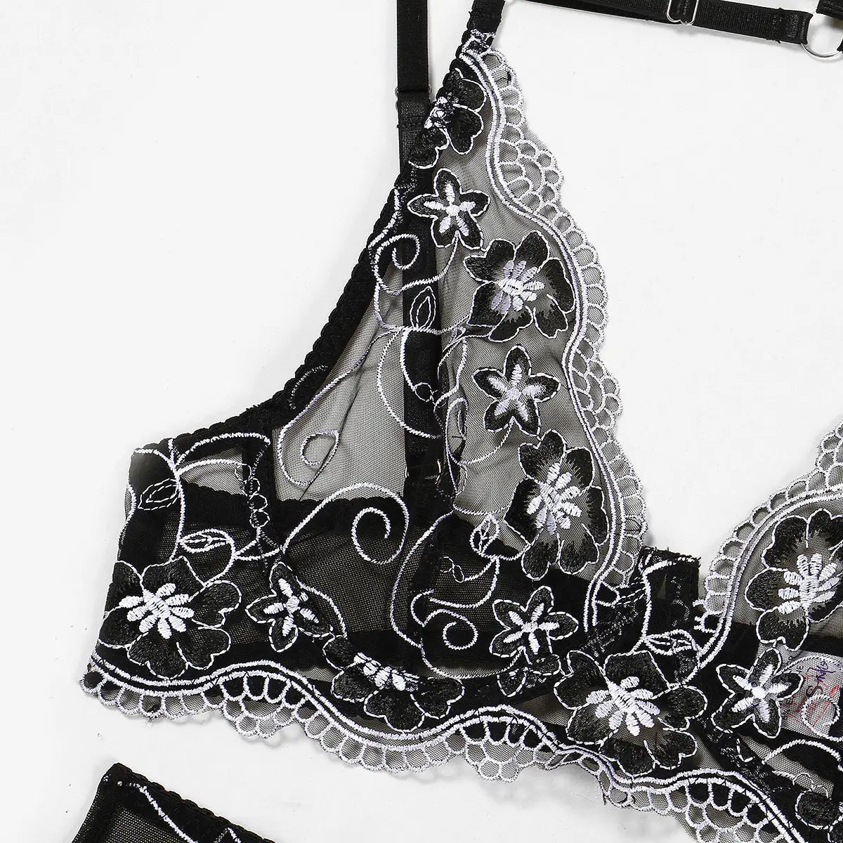 Floral Four-piece Bra Set - Alluring Craftsmanship