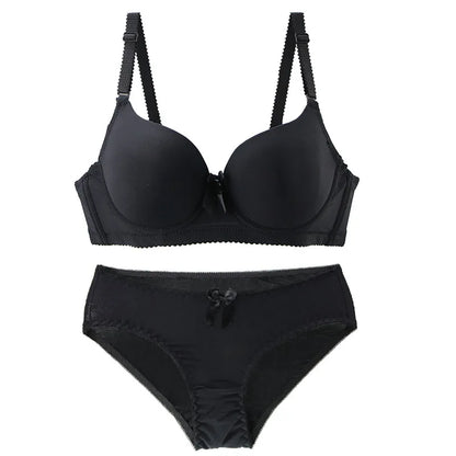 Smooth Moulded Bra and Brief Set with Scalloped Trim