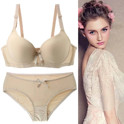 Smooth Moulded Bra and Brief Set with Scalloped Trim