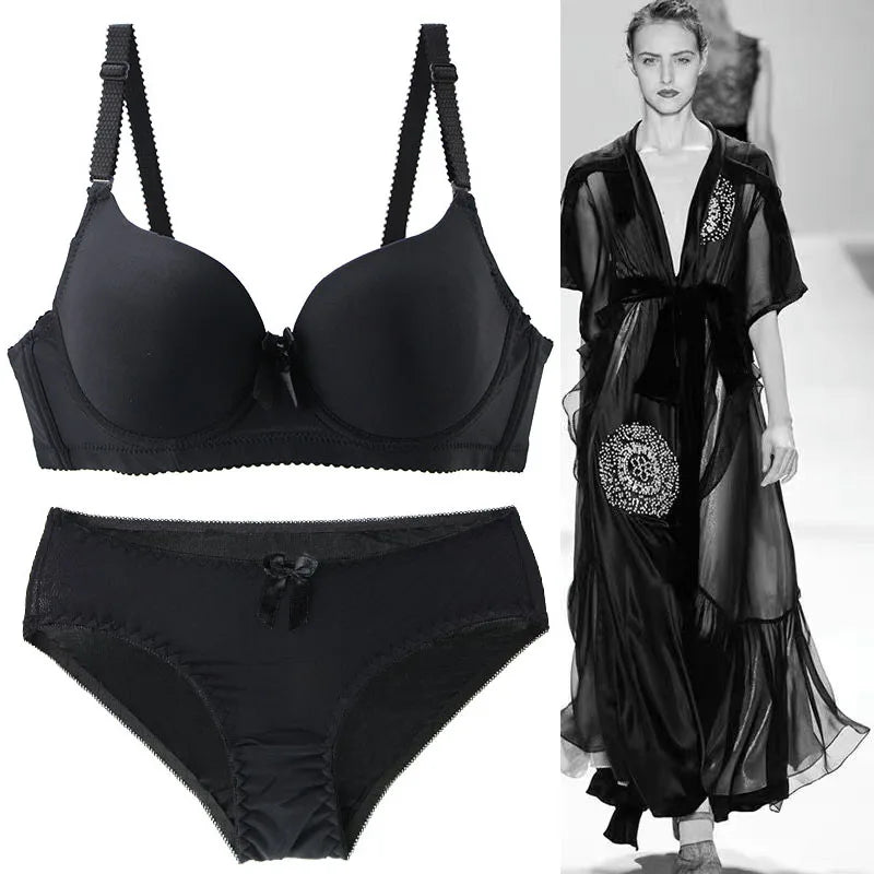Smooth Moulded Bra and Brief Set with Scalloped Trim