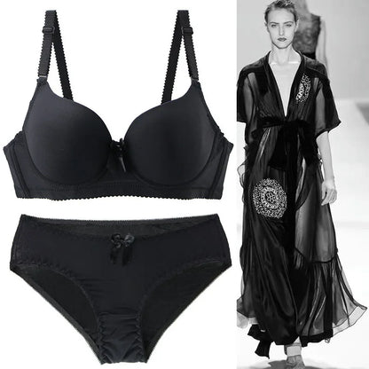 Smooth Moulded Bra and Brief Set with Scalloped Trim