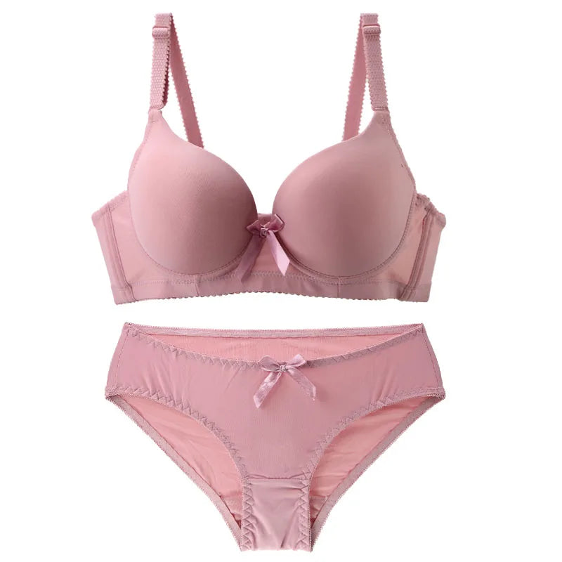 Smooth Moulded Bra and Brief Set with Scalloped Trim