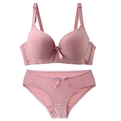 Smooth Moulded Bra and Brief Set with Scalloped Trim