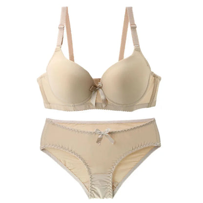 Smooth Moulded Bra and Brief Set with Scalloped Trim
