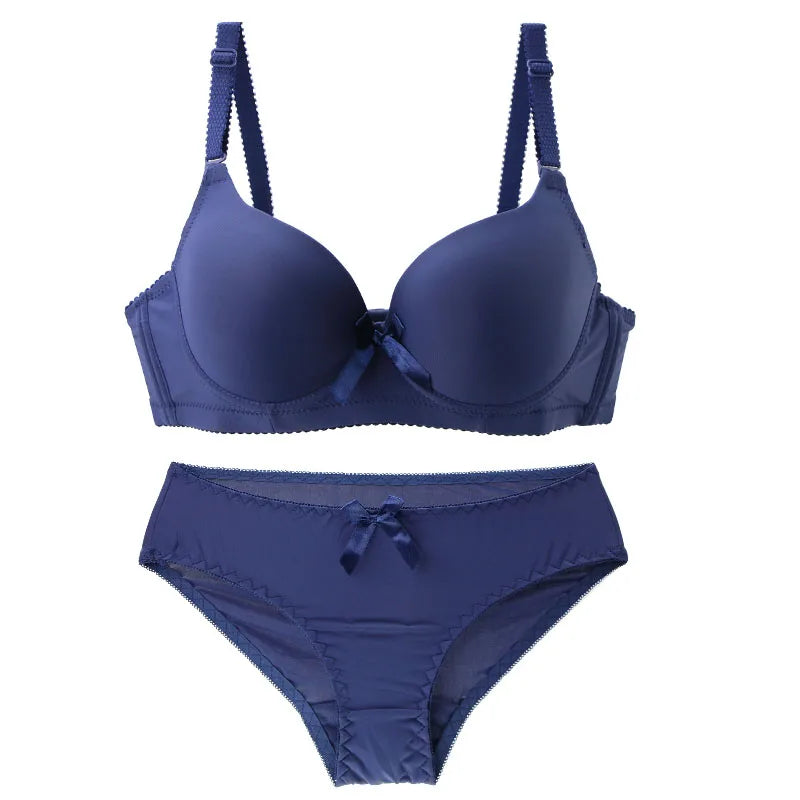 Smooth Moulded Bra and Brief Set with Scalloped Trim