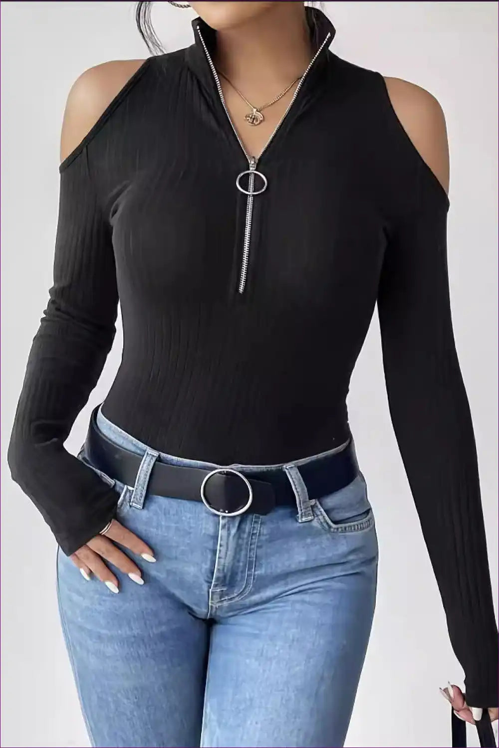 Black Cold-shoulder Zipper Top ?? Effortlessly Chic & Edgy for Autumn, Casual, Everyday, Glamour, Night