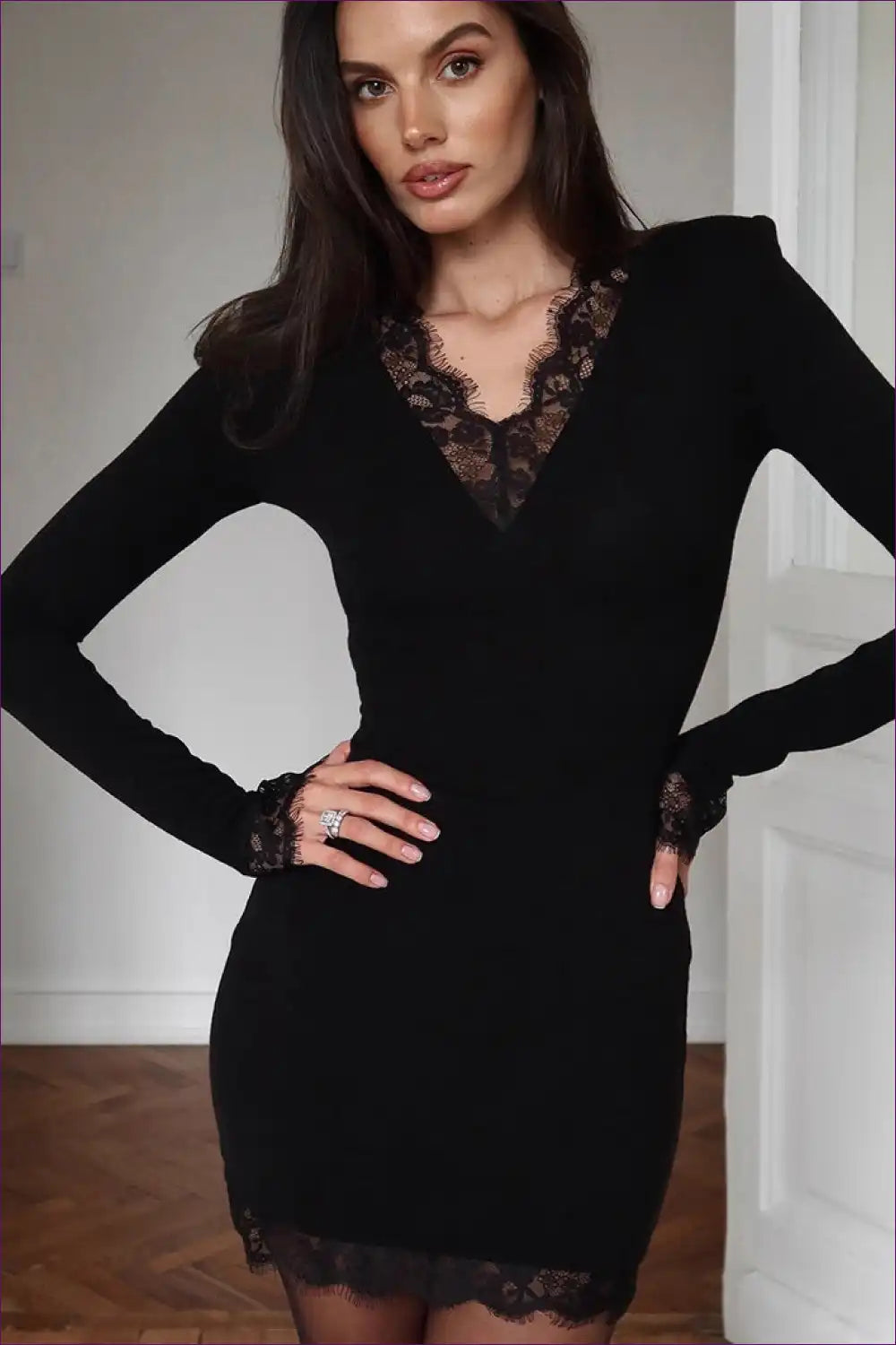 Bodycon Dress with Lace V-neck - Effortless Parisian Evenings for Autumn, Bodycon, Clubwear, Date Night,