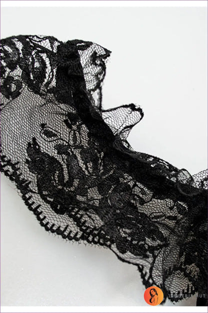 Bra Set with Sheer Ruffle Lace Trim - Everyday Romance - Lingerie - Hut - Adjustable Straps • All Season • Boudoir