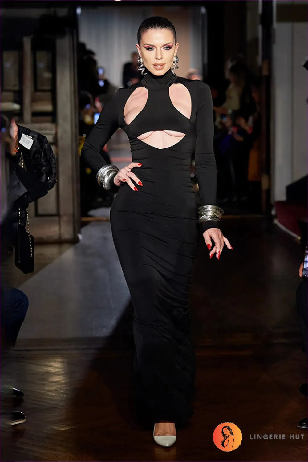 Elegant Cut-out Black Maxi Dress | Chic Evening Wear