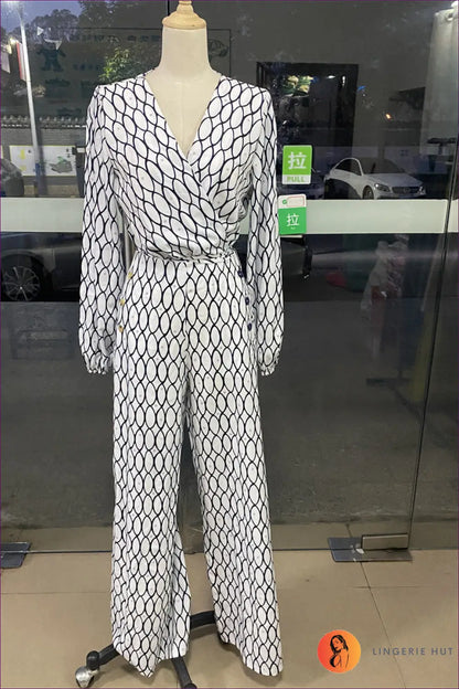 Geometric Two-piece co Ord Set - Effortless Modernity - s / Black - Outfit Sets - Lingerie Hut - Autumn • Casual