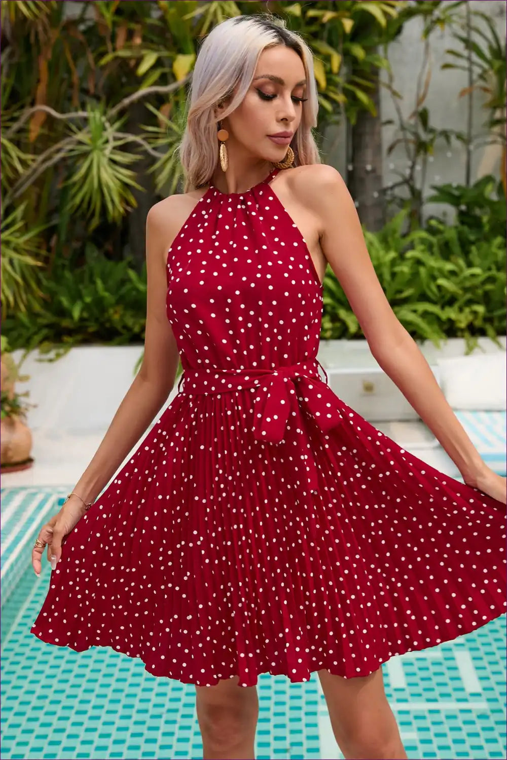 Halter Dress with Polka Dot Print - Retro Sophistication for A-line, All Season, Casual, Dress, Everyday