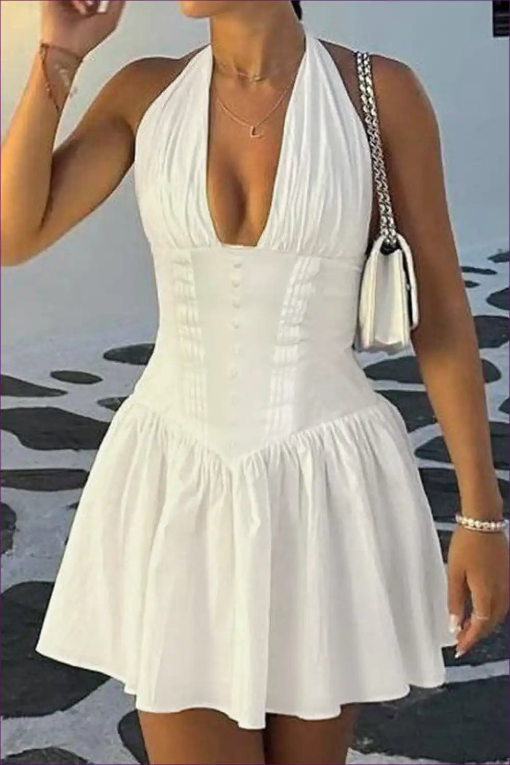 Halter Dress with Ruched Bodice - Effortless Glamour for A-line, Casual, Dress, Glamour, Halter