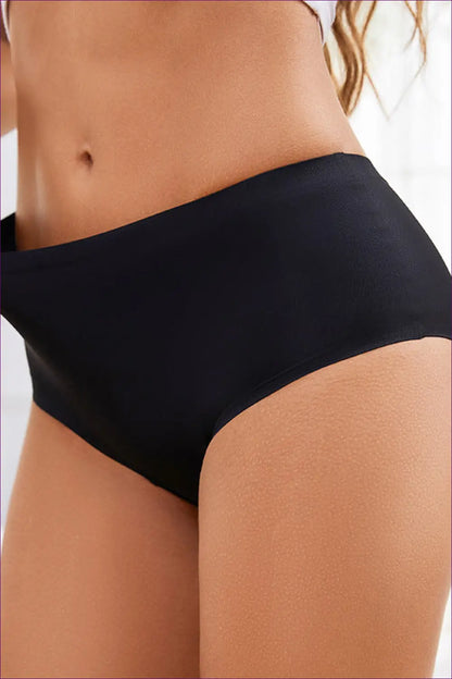 High-waisted Briefs with Seamless Finish - Everyday Luxury - Shapewear - Lingerie Hut - Activewear • All Season