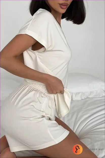 Knit Pyjama Set with V-neck - Effortless Sunday Comfort for Casual, Everyday, just In, Loungewear, Modest