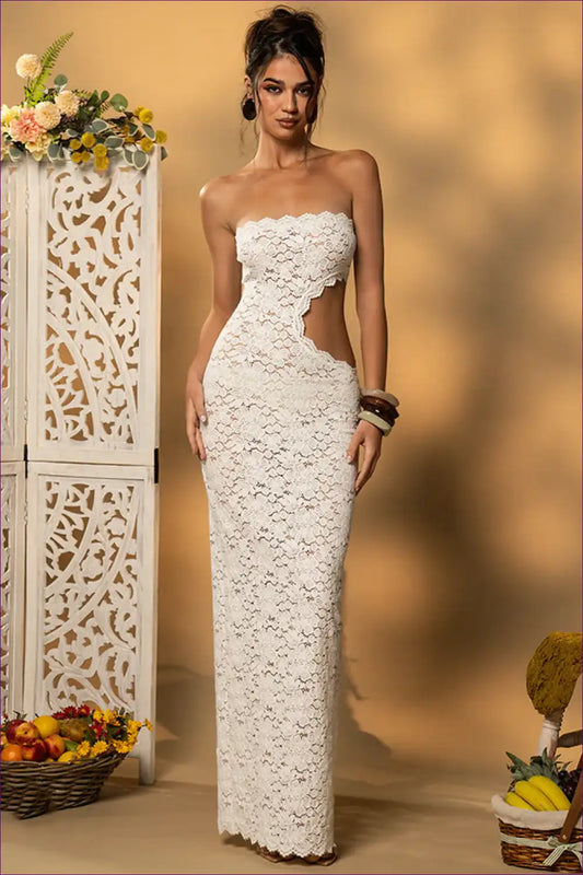 Lace Cut-out Strapless Maxi Dress for Formal Evenings - Bold Elegance Backless, Cutout, Evening Wear, Formal