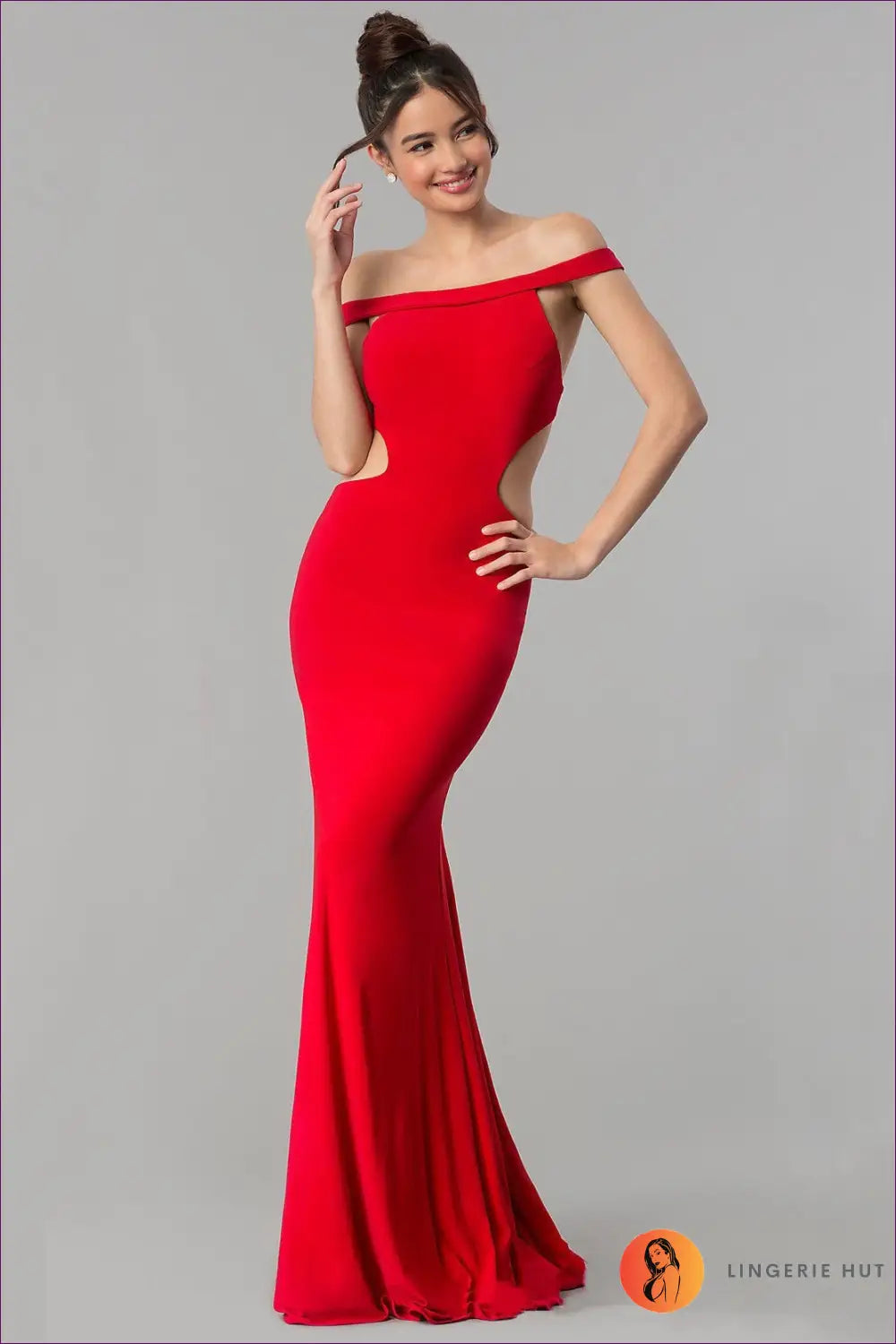 Cut-out Maxi Dress - not your Basic Black Tie Look - s / Red - Dresses - Lingerie Hut - All Season • Backless • Bodycon