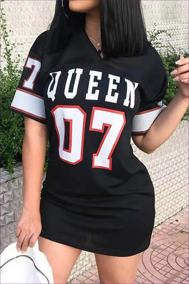 Queen Graphic Print T-Shirt Dress