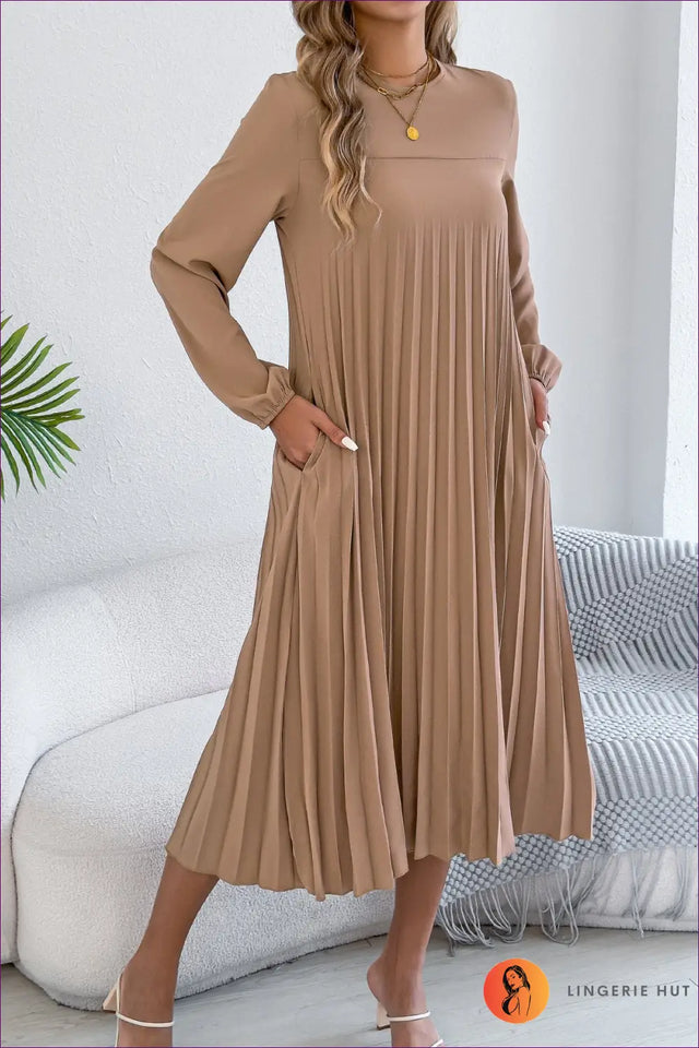 Pleated Maxi Dress with Long Sleeves - Effortless Elegance