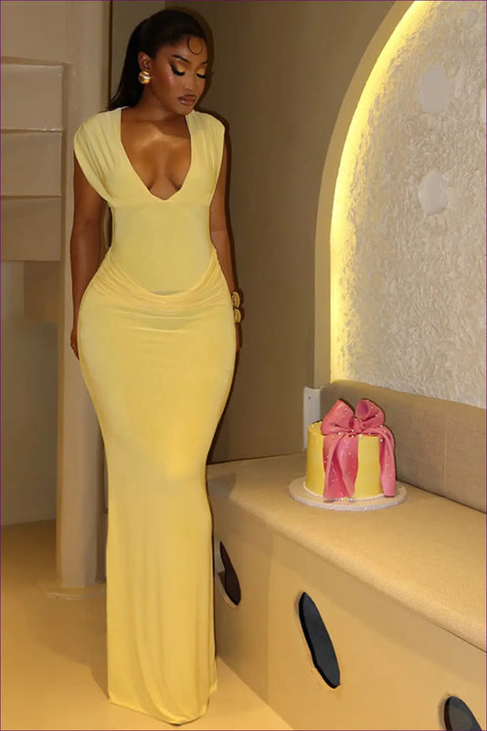 Pleated Sheath Dress with V-neck Detail - Effortless Elegance - Casual • Everyday • just in - Lingerie Hut