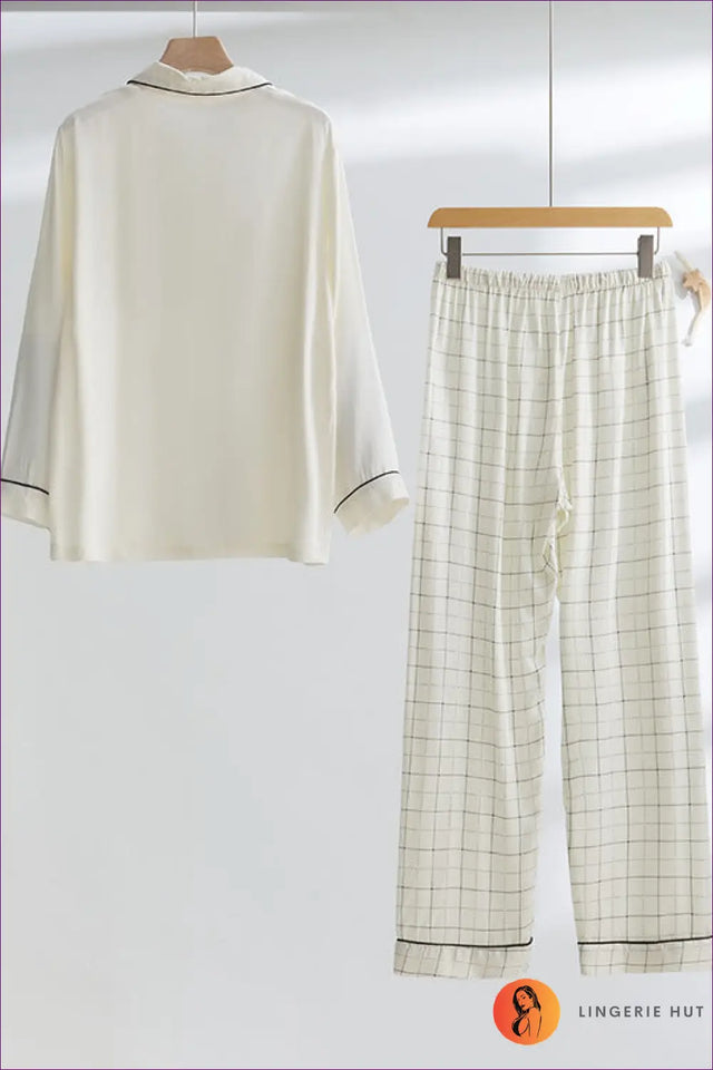 Pyjama Set with Embroidered Detail - Playful Evenings