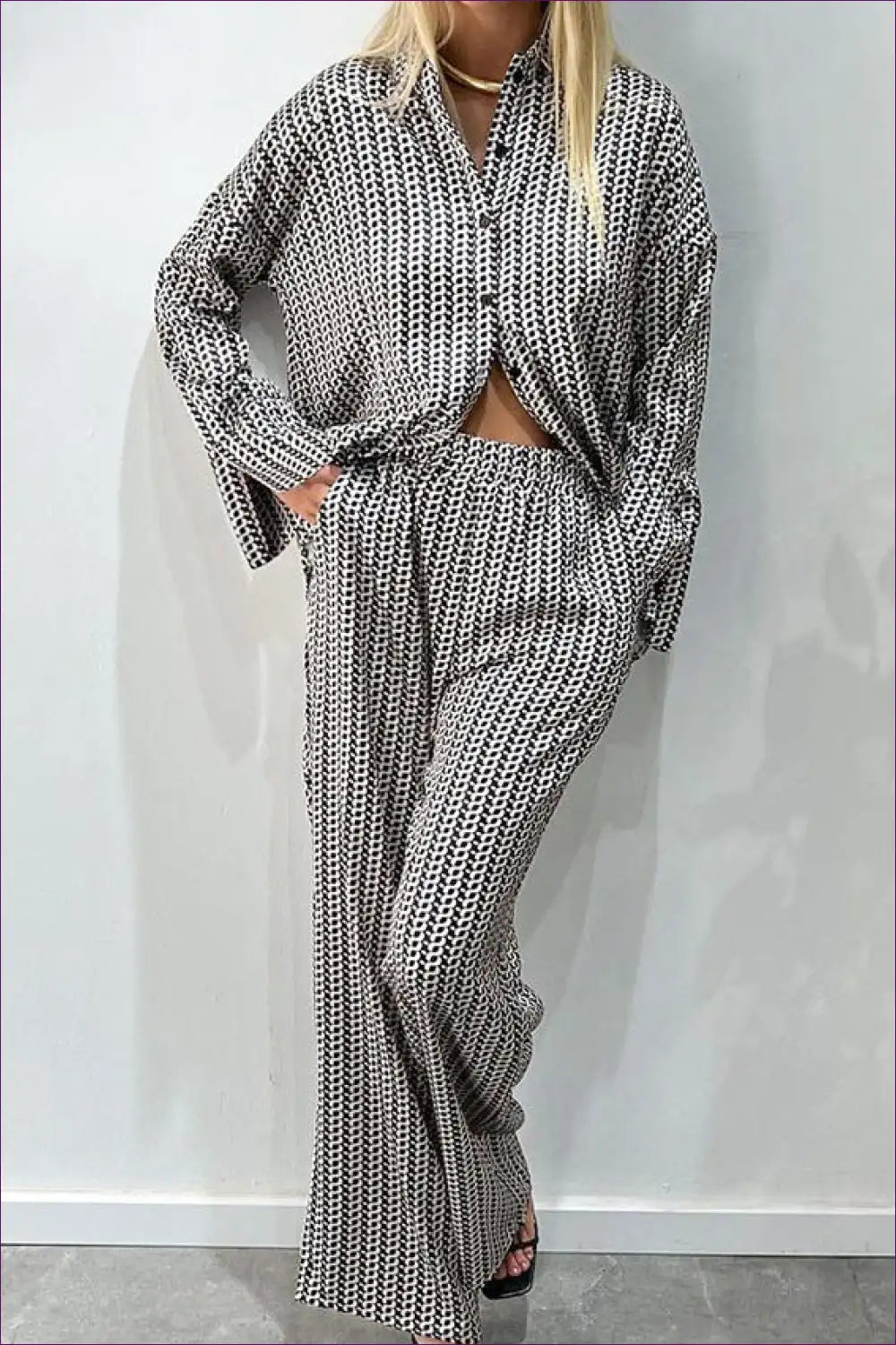 Pyjama Set with Geometric Print - Modern Comfort for All Season, Casual, Everyday, just In, Loungewear