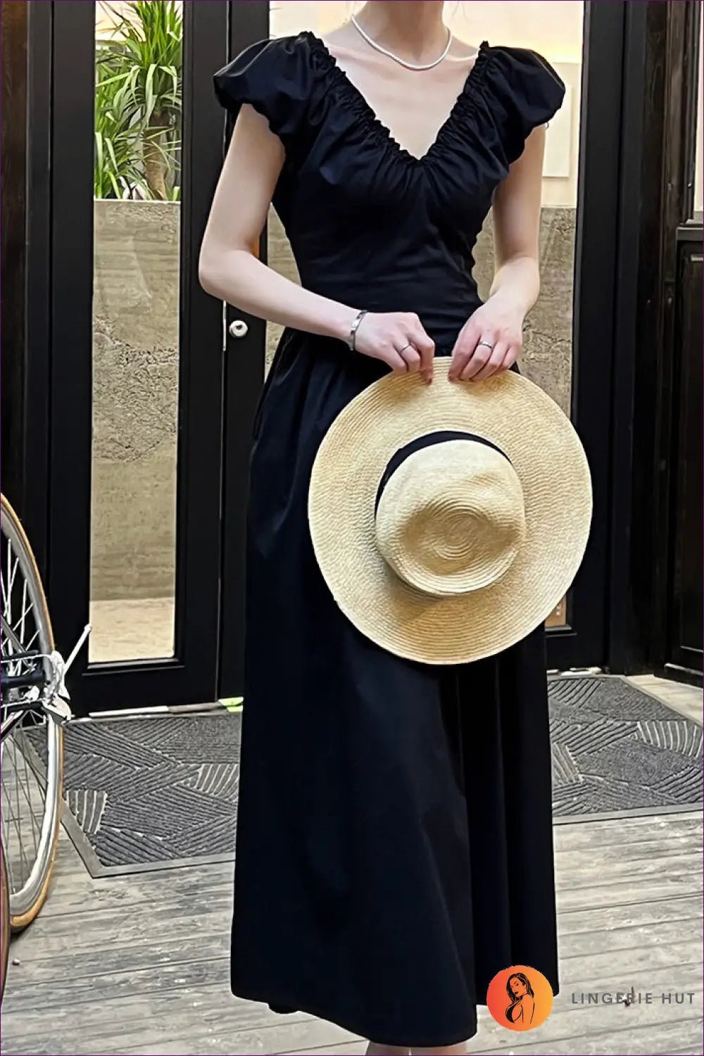 Ruffled Midi Dress - Effortless Elegance for Special Events - s / Black - Dresses - A-line • Evening Wear • Formal