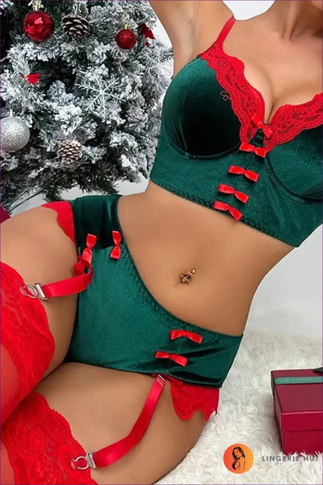 Velvet Lace Bra Set With Garter - Festive Nights In